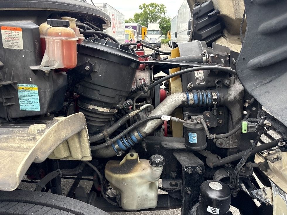 Refrigerated Truck-Light and Medium Duty Trucks-Freightliner-2019-M2-Pompano Beach-FL-159,571\n\t\tmiles-$ 52,500 - Image 23