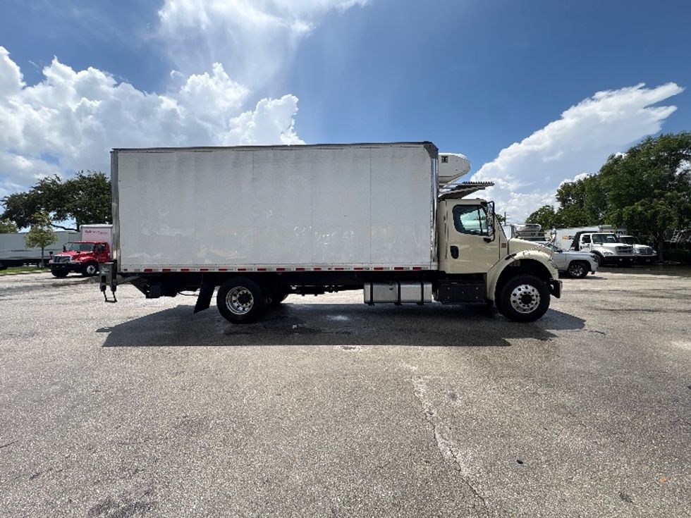 Refrigerated Truck-Light and Medium Duty Trucks-Freightliner-2019-M2-Pompano Beach-FL-177,251\n\t\tmiles-$ 47,500 - Image 15