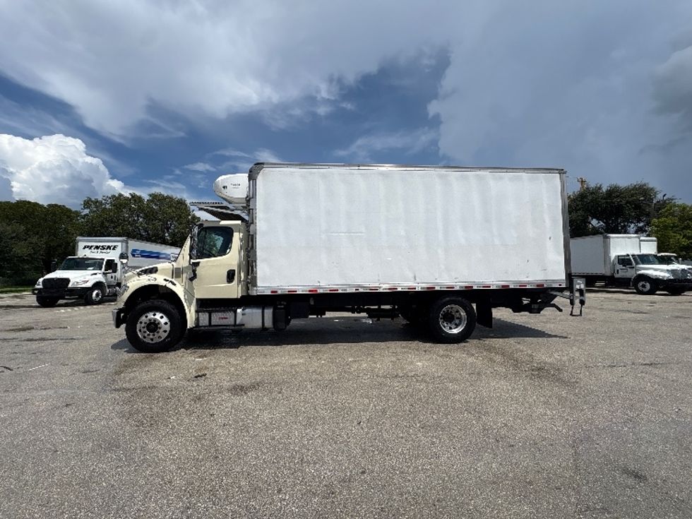 Refrigerated Truck-Light and Medium Duty Trucks-Freightliner-2019-M2-Pompano Beach-FL-177,251\n\t\tmiles-$ 47,500 - Image 4