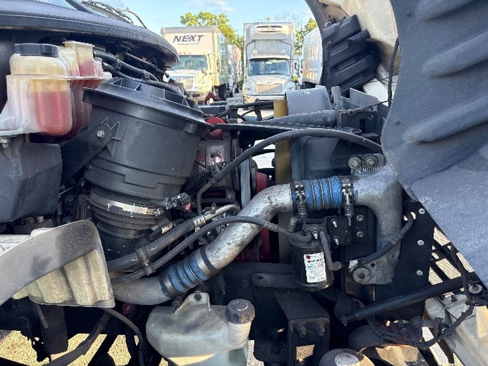 Refrigerated Truck-Light and Medium Duty Trucks-Freightliner-2019-M2-Pompano Beach-FL-230,036\n\t\tmiles-$ 41,750 - Image 23