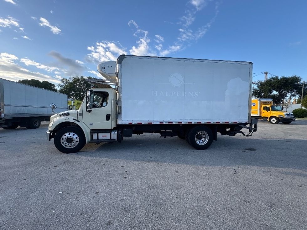 Refrigerated Truck-Light and Medium Duty Trucks-Freightliner-2019-M2-Pompano Beach-FL-230,036\n\t\tmiles-$ 41,750 - Image 4