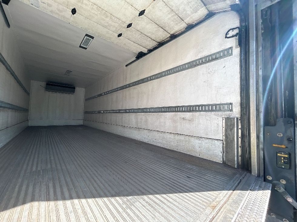 Refrigerated Truck-Light and Medium Duty Trucks-Freightliner-2019-M2-Portland-OR-232,668\n\t\tmiles-$ 56,750 - Image 11