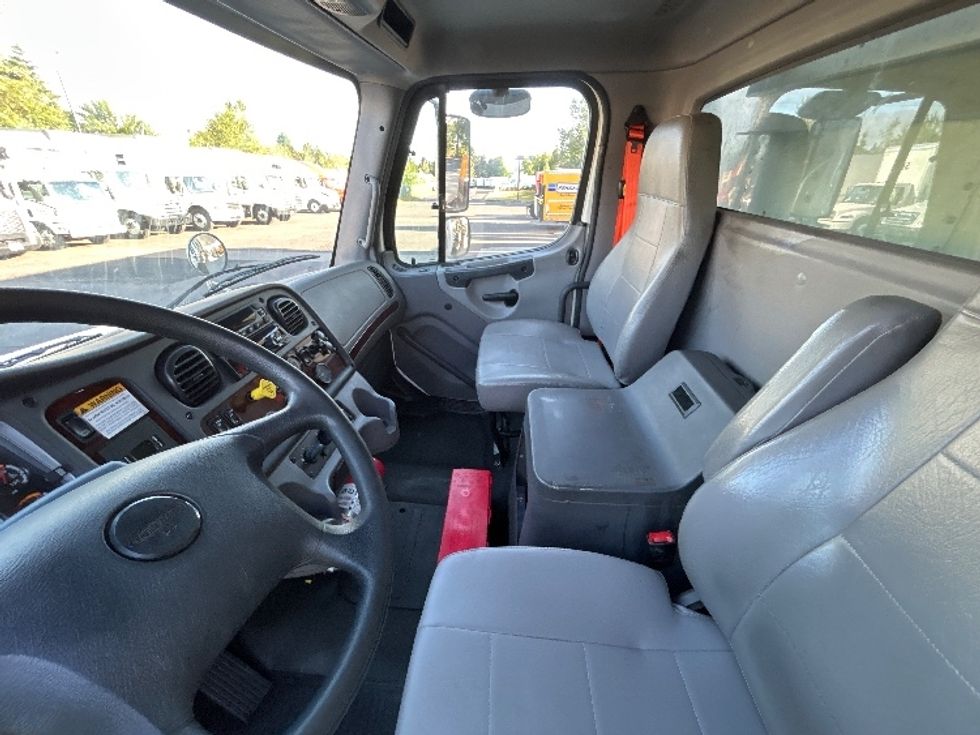 Refrigerated Truck-Light and Medium Duty Trucks-Freightliner-2019-M2-Portland-OR-232,668\n\t\tmiles-$ 56,750 - Image 18