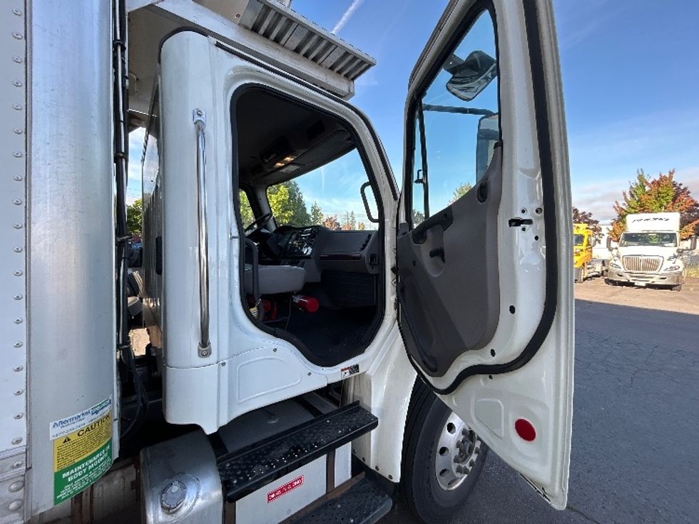 Refrigerated Truck-Light and Medium Duty Trucks-Freightliner-2019-M2-Portland-OR-232,668\n\t\tmiles-$ 56,750 - Image 19
