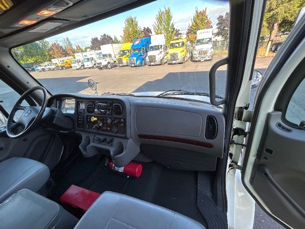 Refrigerated Truck-Light and Medium Duty Trucks-Freightliner-2019-M2-Portland-OR-232,668\n\t\tmiles-$ 56,750 - Image 20