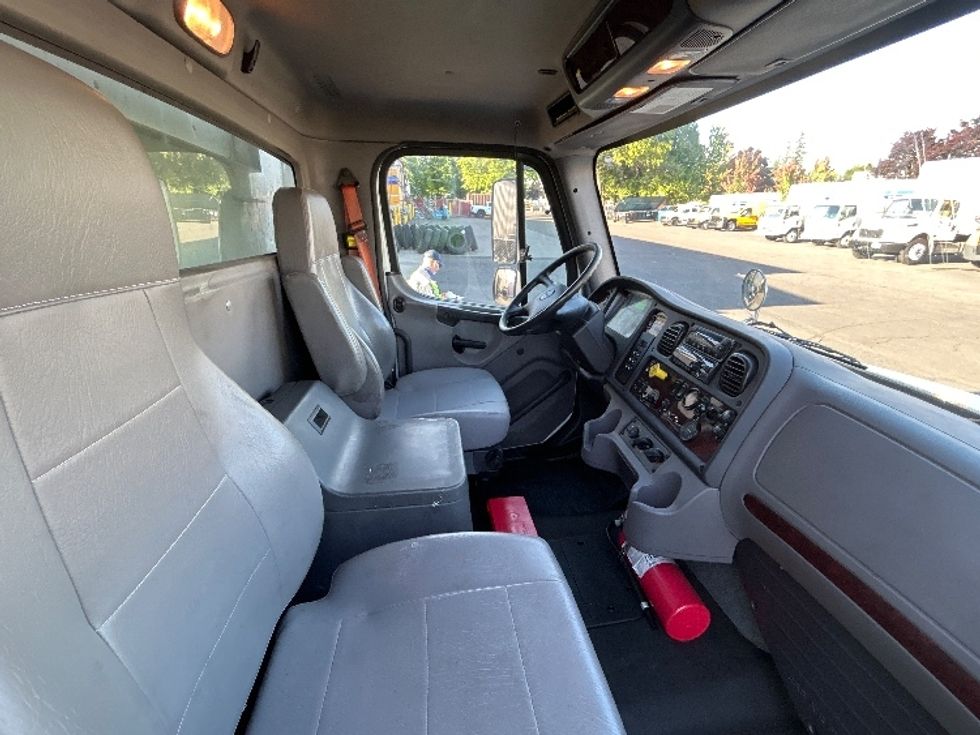 Refrigerated Truck-Light and Medium Duty Trucks-Freightliner-2019-M2-Portland-OR-232,668\n\t\tmiles-$ 56,750 - Image 21