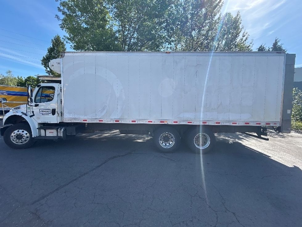 Refrigerated Truck-Light and Medium Duty Trucks-Freightliner-2019-M2-Portland-OR-232,668\n\t\tmiles-$ 56,750 - Image 4
