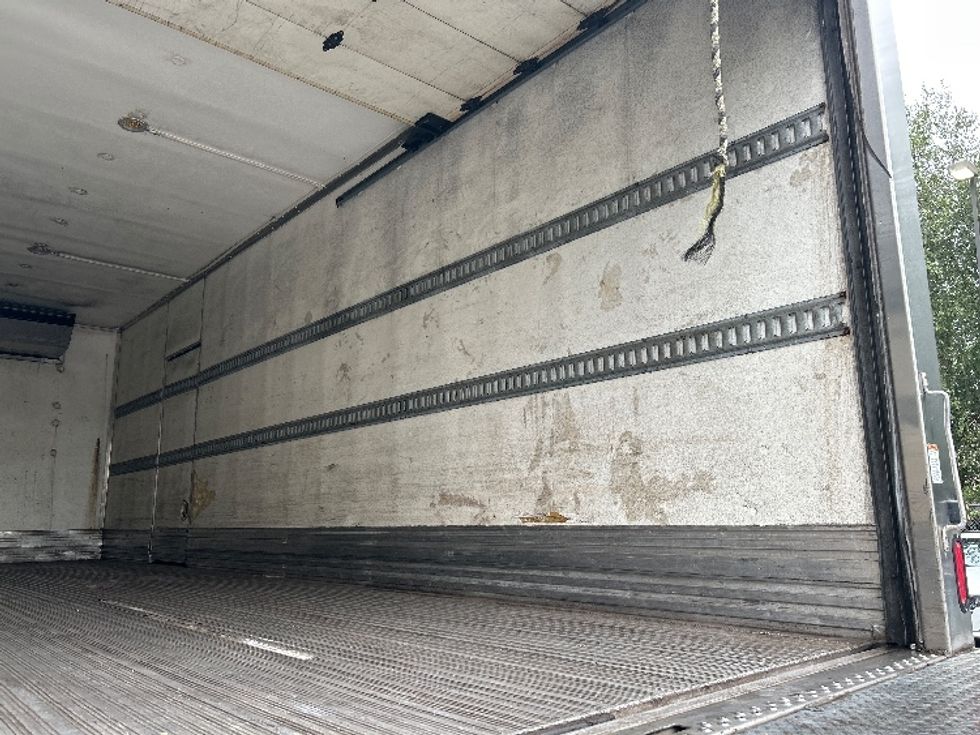Refrigerated Truck-Light and Medium Duty Trucks-Freightliner-2019-M2-Prince George-VA-116,000\n\t\tmiles-$ 51,500 - Image 11