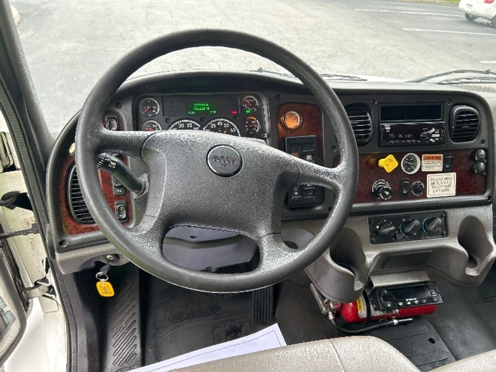 Refrigerated Truck-Light and Medium Duty Trucks-Freightliner-2019-M2-Prince George-VA-116,000\n\t\tmiles-$ 51,500 - Image 17