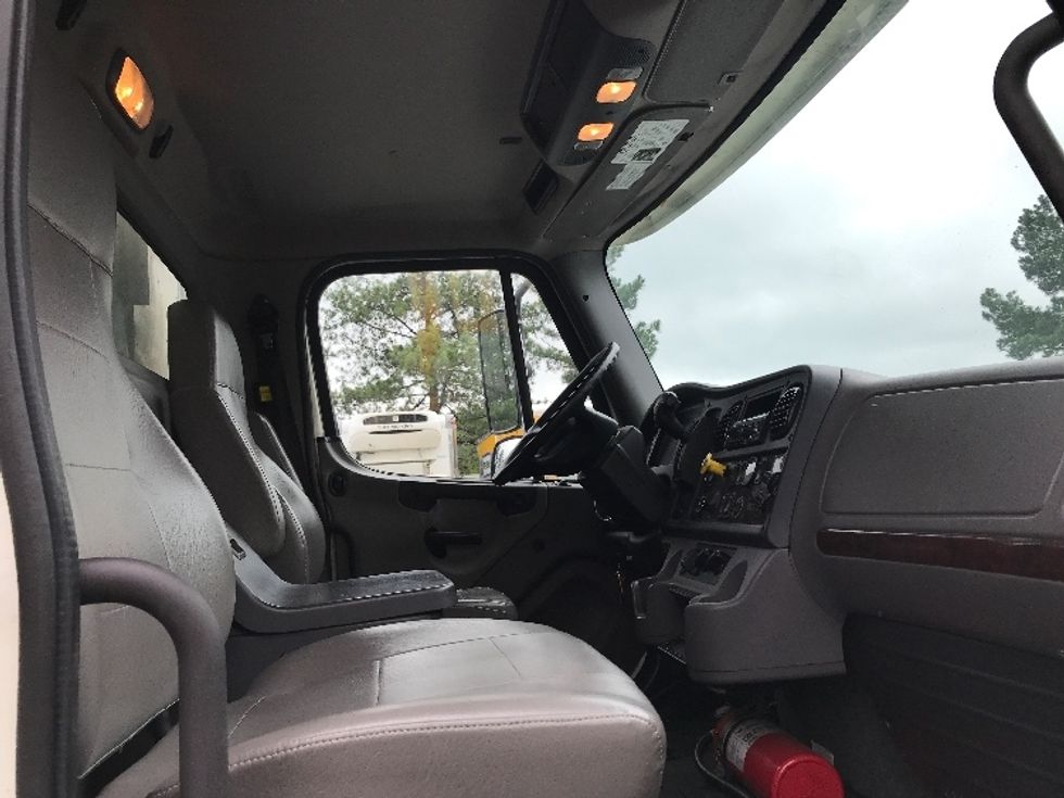 2019 Freightliner M2 106 Medium Duty photo 17