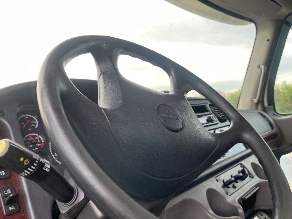 Refrigerated Truck-Light and Medium Duty Trucks-Freightliner-2019-M2-Prince George-VA-237,882\n\t\tmiles-$ 45,250 - Image 18