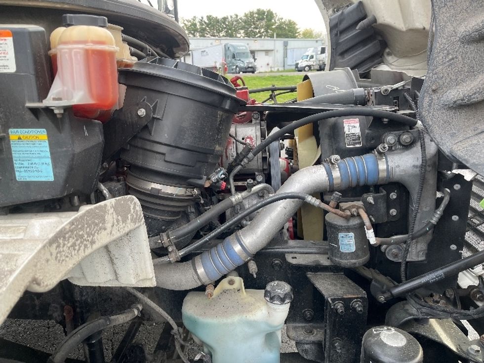 Refrigerated Truck-Light and Medium Duty Trucks-Freightliner-2019-M2-Prince George-VA-237,882\n\t\tmiles-$ 45,250 - Image 22