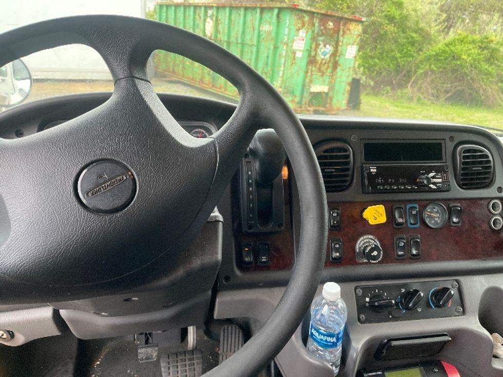 Refrigerated Truck-Light and Medium Duty Trucks-Freightliner-2019-M2-Prince George-VA-241,790\n\t\tmiles-$ 46,000 - Image 18