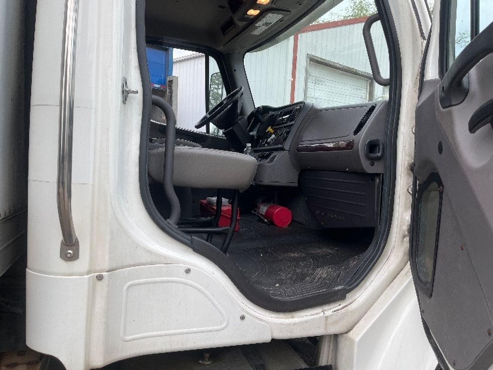 Refrigerated Truck-Light and Medium Duty Trucks-Freightliner-2019-M2-Prince George-VA-241,790\n\t\tmiles-$ 46,000 - Image 20
