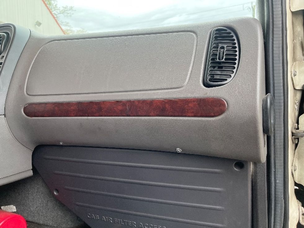 Refrigerated Truck-Light and Medium Duty Trucks-Freightliner-2019-M2-Prince George-VA-241,790\n\t\tmiles-$ 46,000 - Image 21