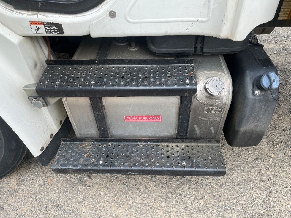 Refrigerated Truck-Light and Medium Duty Trucks-Freightliner-2019-M2-Prince George-VA-241,790\n\t\tmiles-$ 46,000 - Image 26