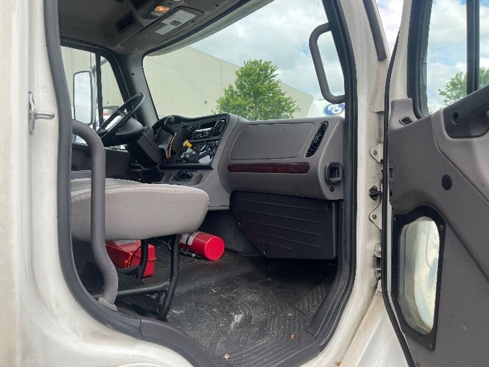 2019 Freightliner M2 106 Medium Duty photo 13