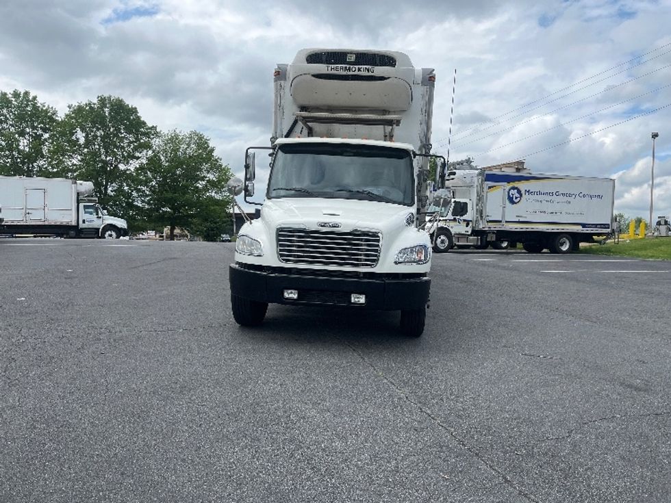 2019 Freightliner M2 106 Medium Duty photo 2