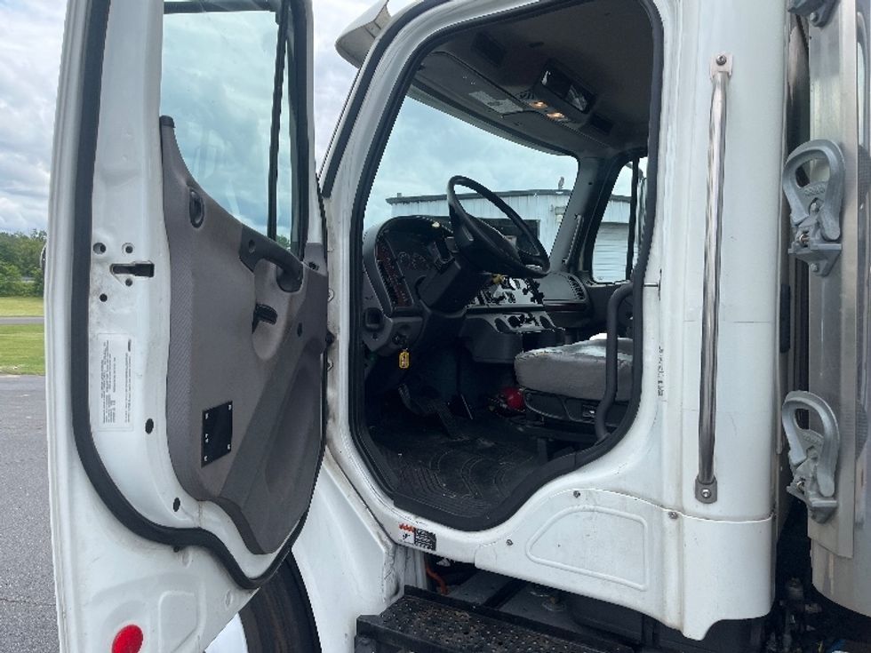 2019 Freightliner M2 106 Medium Duty photo 17