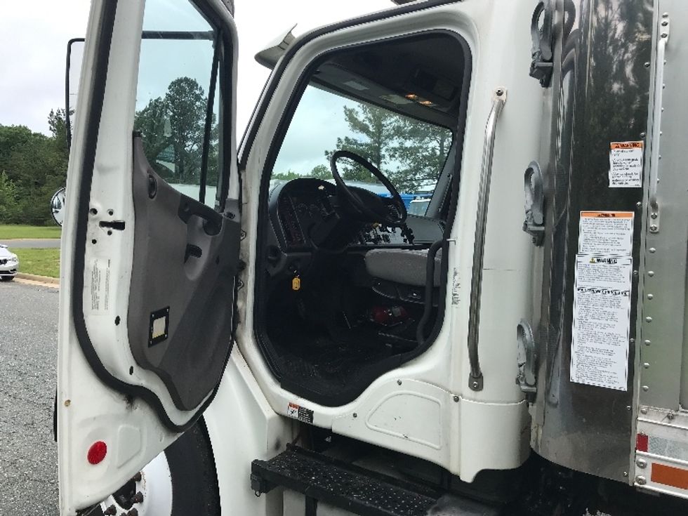 Refrigerated Truck-Light and Medium Duty Trucks-Freightliner-2019-M2-Prince George-VA-280,027\n\t\tmiles-$ 28,750 - Image 16
