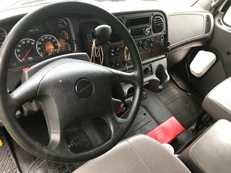 Refrigerated Truck-Light and Medium Duty Trucks-Freightliner-2019-M2-Prince George-VA-280,027\n\t\tmiles-$ 28,750 - Image 17