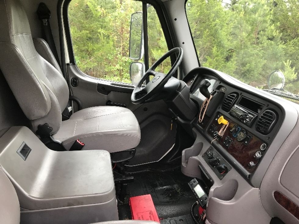 Refrigerated Truck-Light and Medium Duty Trucks-Freightliner-2019-M2-Prince George-VA-280,027\n\t\tmiles-$ 28,750 - Image 21