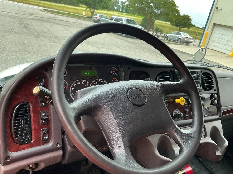 Refrigerated Truck-Light and Medium Duty Trucks-Freightliner-2019-M2-Prince George-VA-339,126\n\t\tmiles-$ 38,250 - Image 17