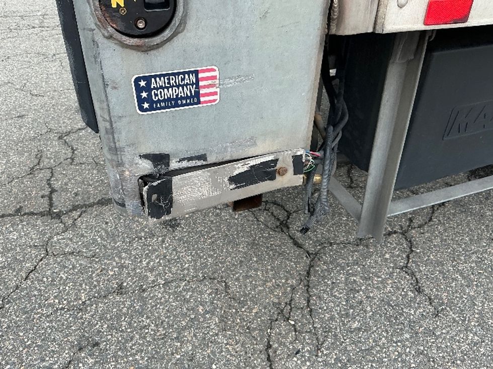 Refrigerated Truck-Light and Medium Duty Trucks-Freightliner-2019-M2-Prince George-VA-339,126\n\t\tmiles-$ 38,250 - Image 25