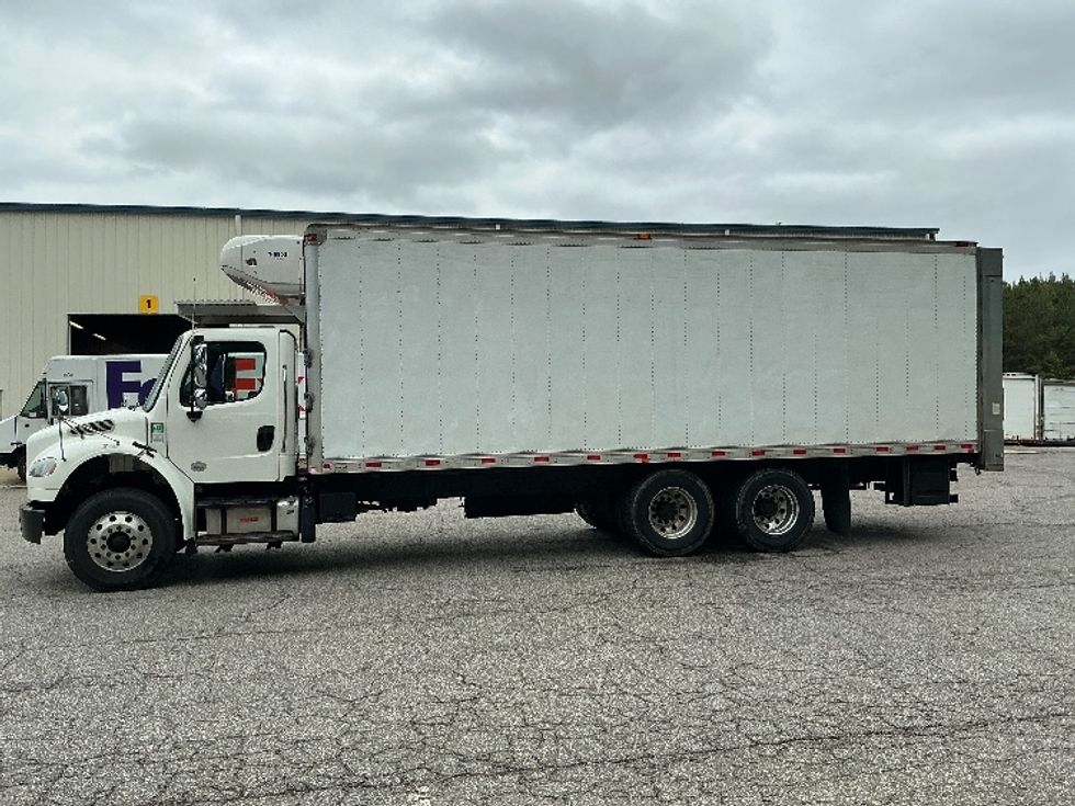 Refrigerated Truck-Light and Medium Duty Trucks-Freightliner-2019-M2-Prince George-VA-339,126\n\t\tmiles-$ 38,250 - Image 4