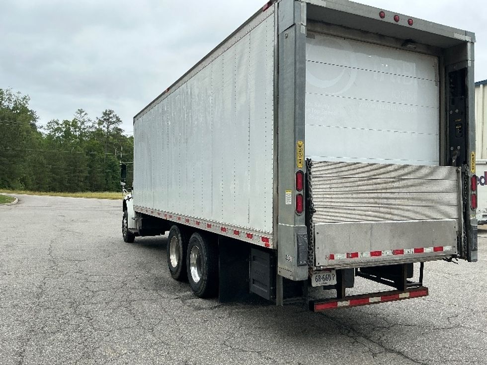 Refrigerated Truck-Light and Medium Duty Trucks-Freightliner-2019-M2-Prince George-VA-339,126\n\t\tmiles-$ 38,250 - Image 6