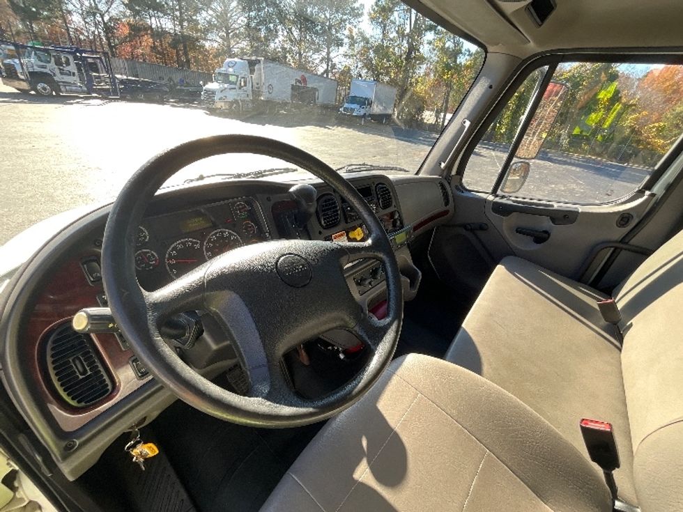 Refrigerated Truck-Light and Medium Duty Trucks-Freightliner-2019-M2-Raleigh-NC-155,249\n\t\tmiles-$ 63,750 - Image 17