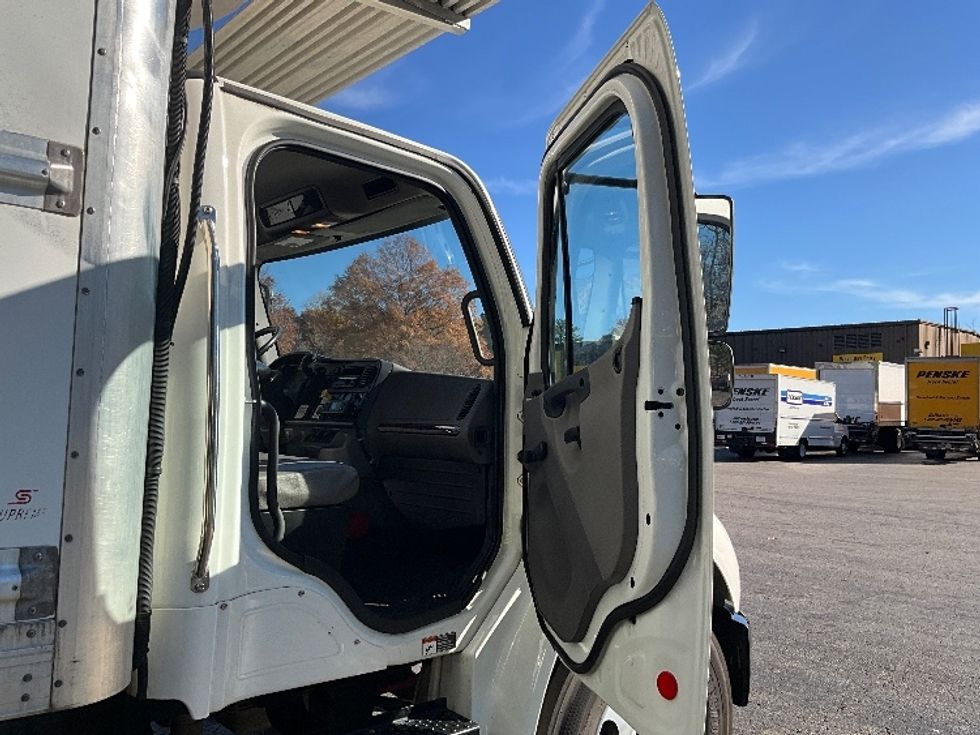 Refrigerated Truck-Light and Medium Duty Trucks-Freightliner-2019-M2-Raleigh-NC-155,249\n\t\tmiles-$ 63,750 - Image 20