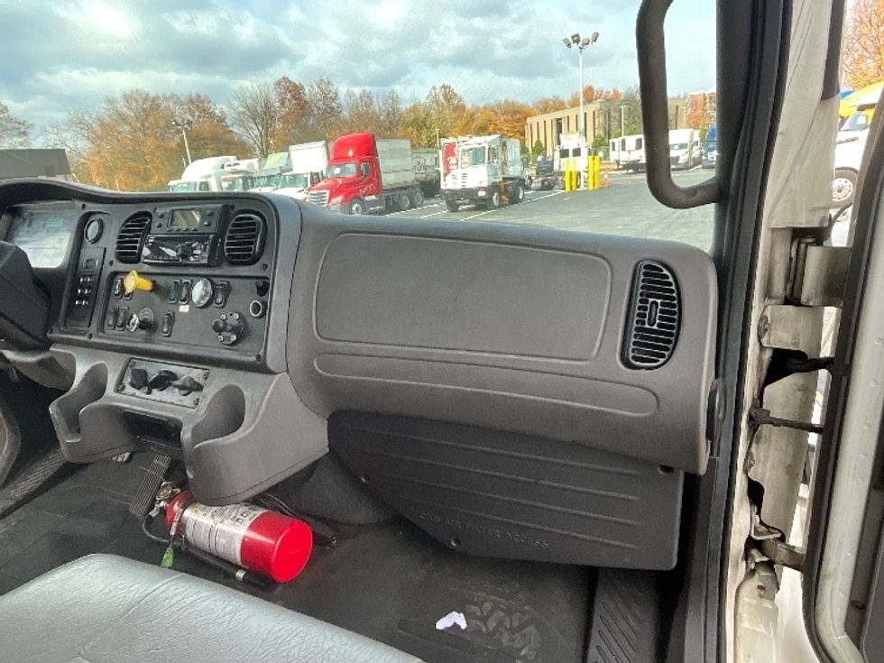 Refrigerated Truck-Light and Medium Duty Trucks-Freightliner-2019-M2-Reading-PA-384,065\n\t\tmiles-$ 21,250 - Image 20