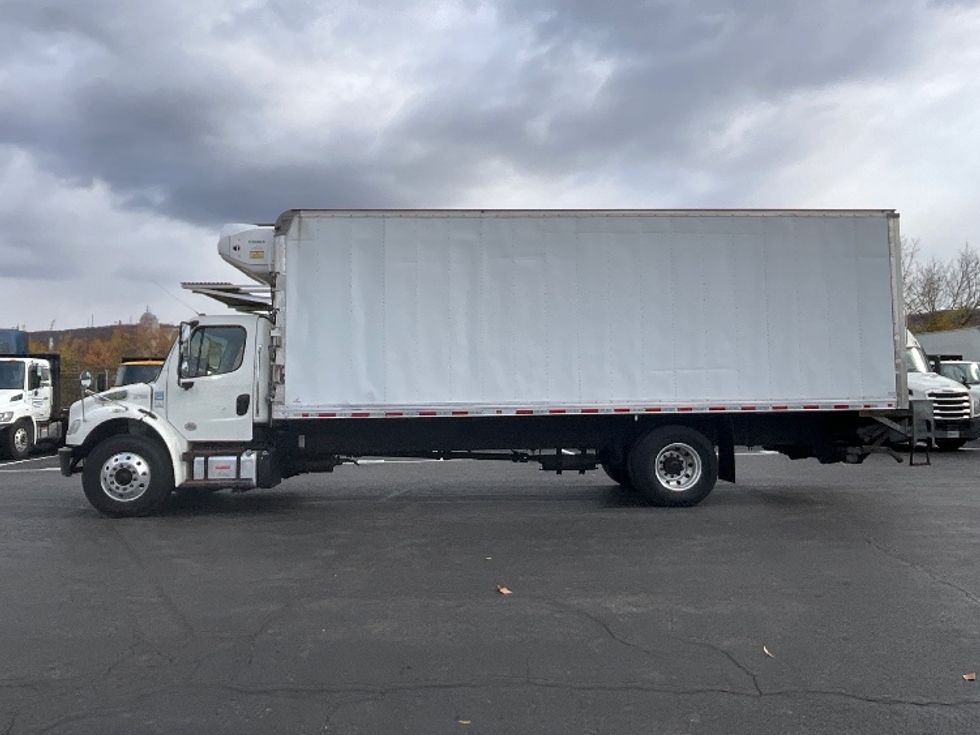 Refrigerated Truck-Light and Medium Duty Trucks-Freightliner-2019-M2-Reading-PA-384,065\n\t\tmiles-$ 21,250 - Image 4