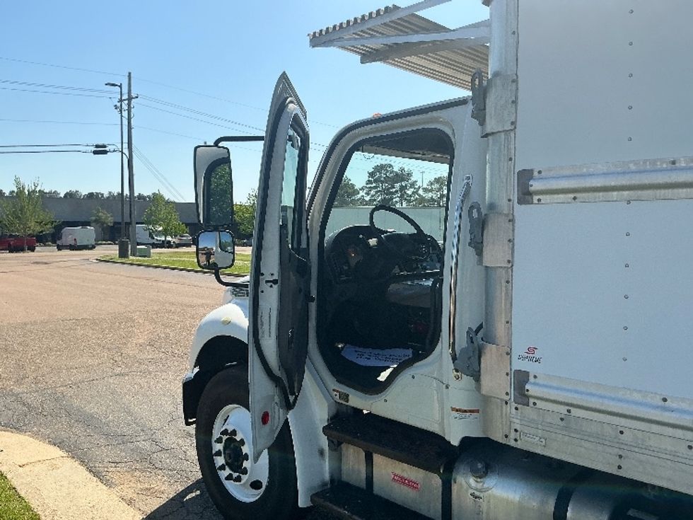 Refrigerated Truck-Light and Medium Duty Trucks-Freightliner-2019-M2-Richland-MS-195,961\n\t\tmiles-$ 61,500 - Image 16