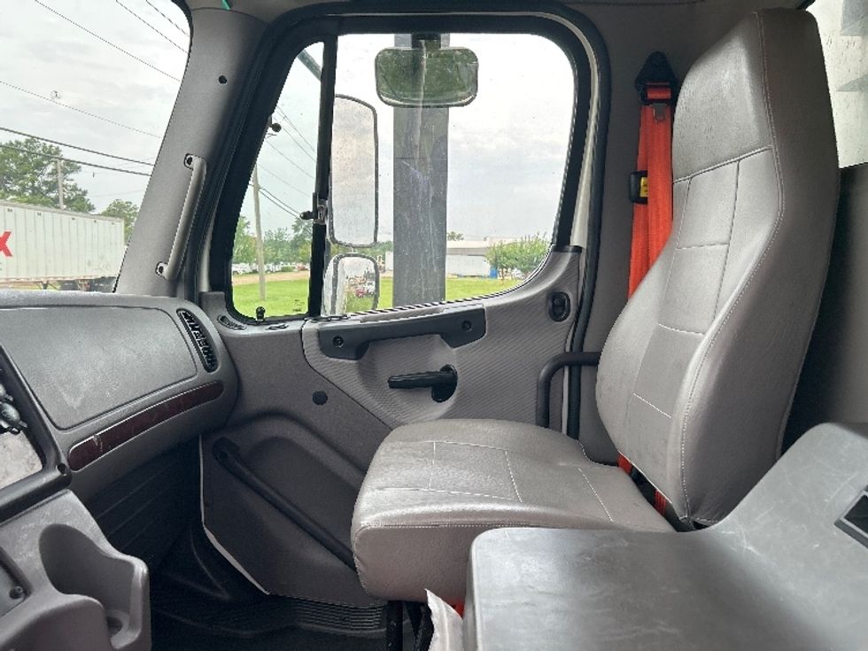 Refrigerated Truck-Light and Medium Duty Trucks-Freightliner-2019-M2-Richland-MS-344,990\n\t\tmiles-$ 36,500 - Image 19