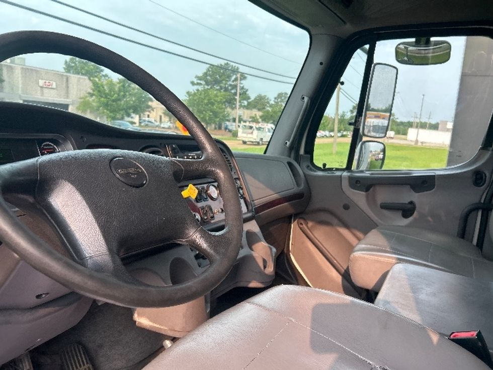 Refrigerated Truck-Light and Medium Duty Trucks-Freightliner-2019-M2-Richland-MS-352,063\n\t\tmiles-$ 35,000 - Image 17