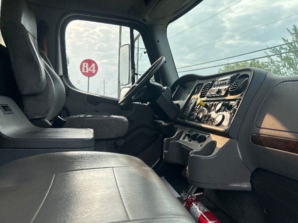 Refrigerated Truck-Light and Medium Duty Trucks-Freightliner-2019-M2-Richland-MS-352,063\n\t\tmiles-$ 35,000 - Image 22
