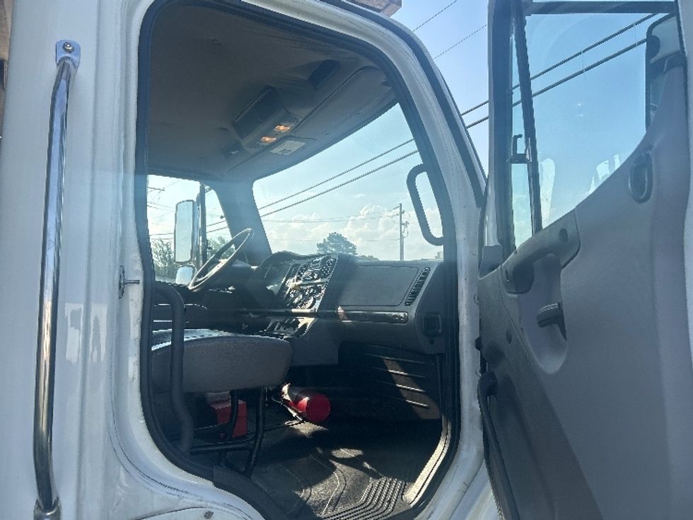 Refrigerated Truck-Light and Medium Duty Trucks-Freightliner-2019-M2-Richland-MS-360,396\n\t\tmiles-$ 35,750 - Image 20