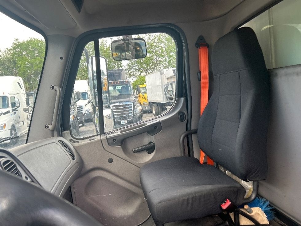 Refrigerated Truck-Light and Medium Duty Trucks-Freightliner-2019-M2-Riviera Beach-FL-36,537\n\t\tmiles-$ 60,500 - Image 17