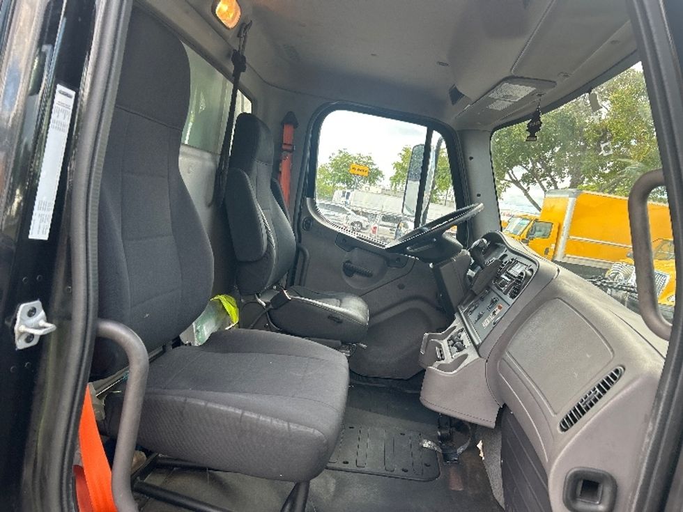Refrigerated Truck-Light and Medium Duty Trucks-Freightliner-2019-M2-Riviera Beach-FL-36,537\n\t\tmiles-$ 60,500 - Image 20