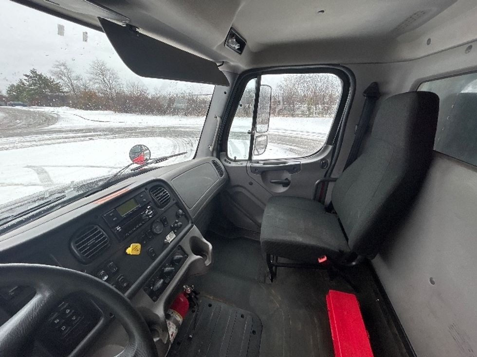 Refrigerated Truck-Light and Medium Duty Trucks-Freightliner-2019-M2-Rochester-NY-218,615\n\t\tmiles-$ 58,750 - Image 19