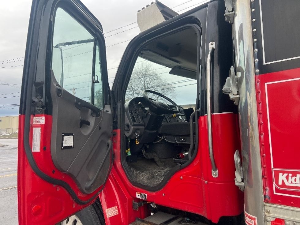 Refrigerated Truck-Light and Medium Duty Trucks-Freightliner-2019-M2-Rochester-NY-242,527\n\t\tmiles-$ 55,000 - Image 16