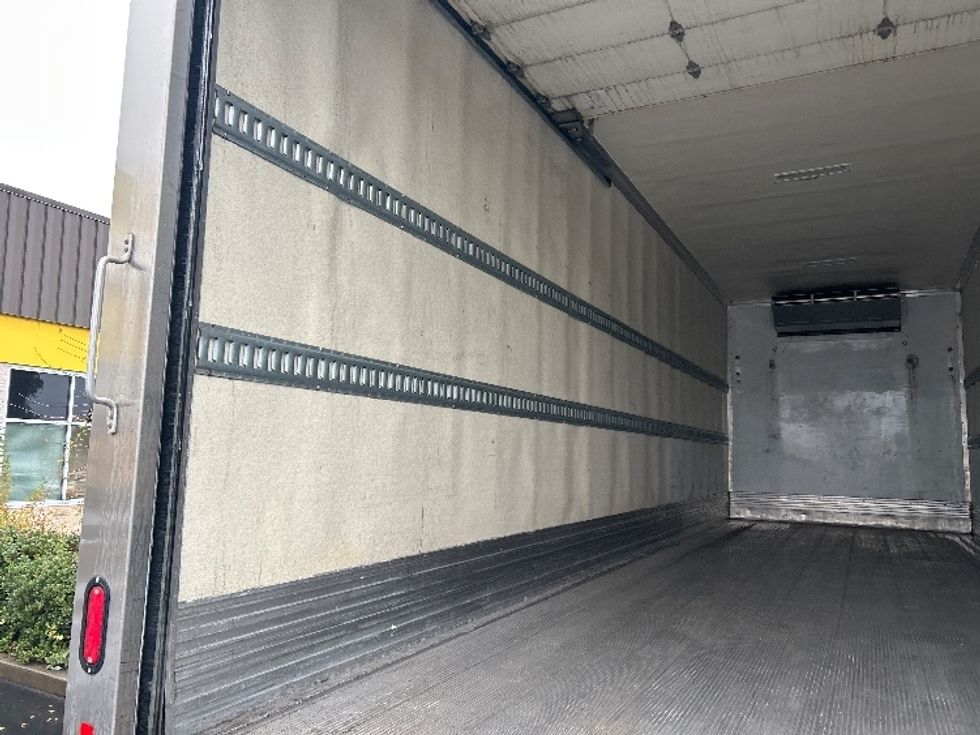 Refrigerated Truck-Light and Medium Duty Trucks-Freightliner-2019-M2-Sacramento-CA-186,457\n\t\tmiles-$ 57,250 - Image 11
