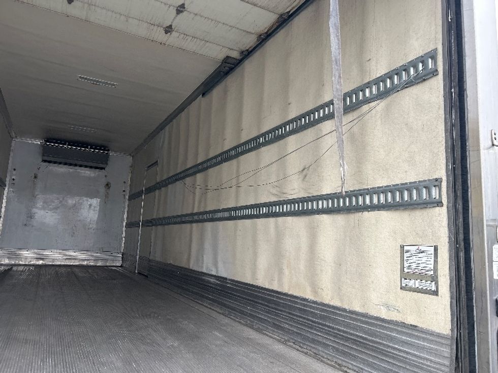 Refrigerated Truck-Light and Medium Duty Trucks-Freightliner-2019-M2-Sacramento-CA-186,457\n\t\tmiles-$ 57,250 - Image 12