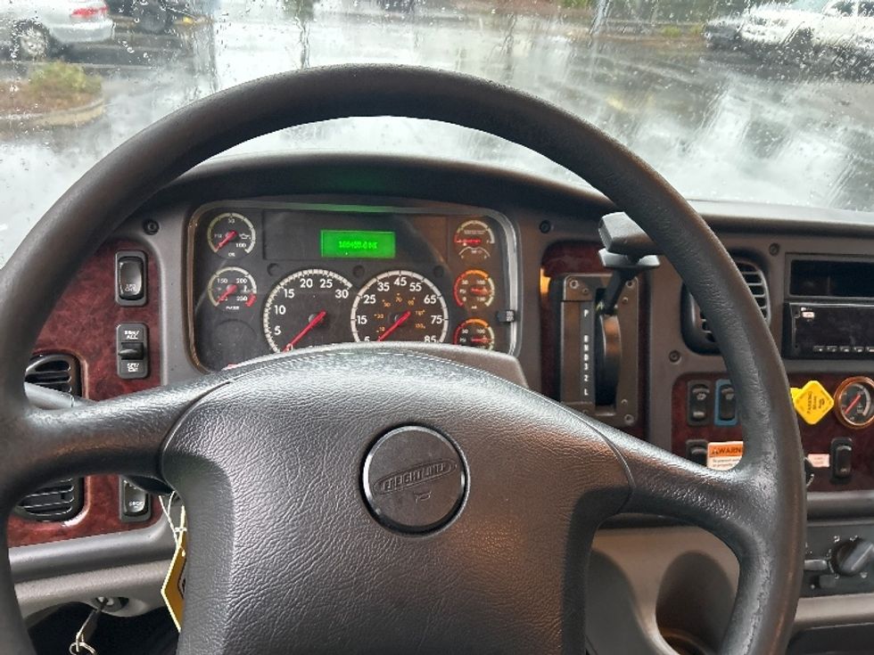 Refrigerated Truck-Light and Medium Duty Trucks-Freightliner-2019-M2-Sacramento-CA-186,457\n\t\tmiles-$ 57,250 - Image 18