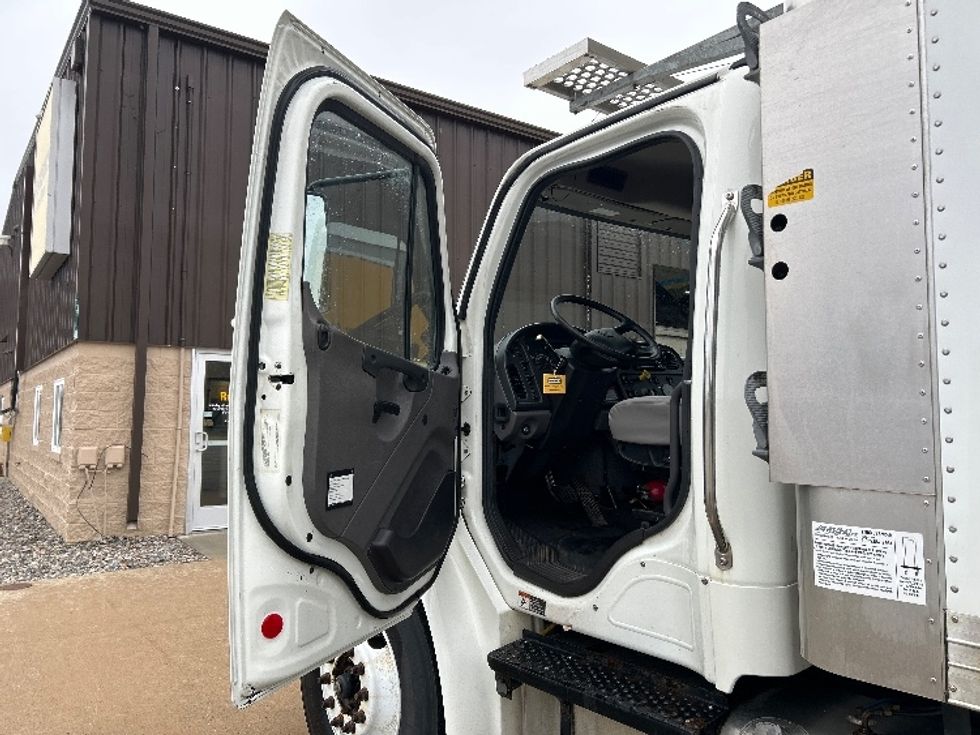 Refrigerated Truck-Light and Medium Duty Trucks-Freightliner-2019-M2-Saginaw-MI-224,843\n\t\tmiles-$ 37,250 - Image 16