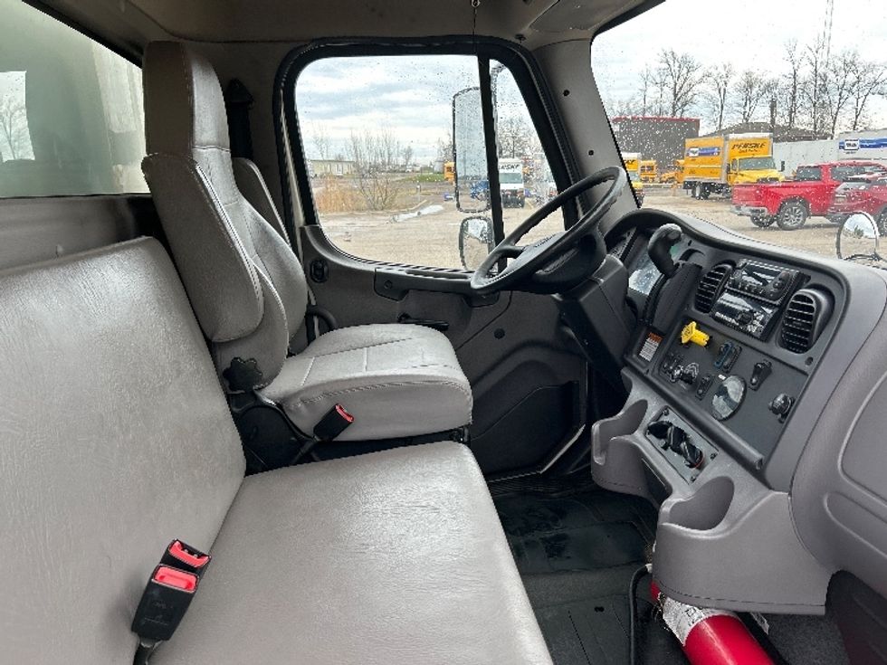 Refrigerated Truck-Light and Medium Duty Trucks-Freightliner-2019-M2-Saginaw-MI-224,843\n\t\tmiles-$ 37,250 - Image 22