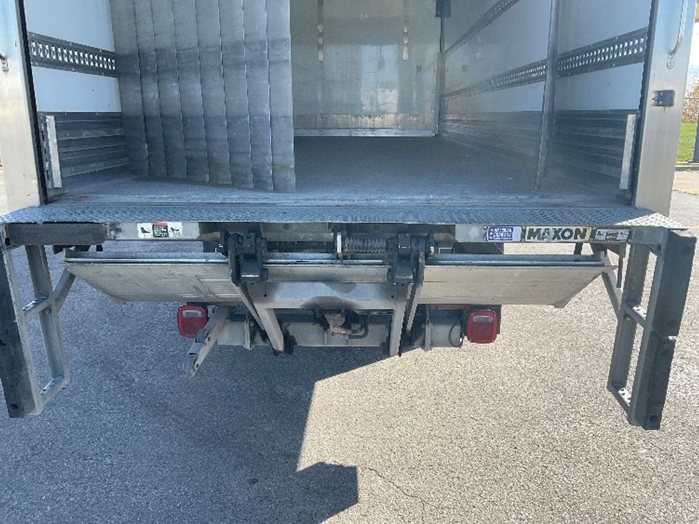 Refrigerated Truck-Light and Medium Duty Trucks-Freightliner-2019-M2-Saint Laurent-PQ-206,573\n\t\tkm-$ 72,250 - Image 10