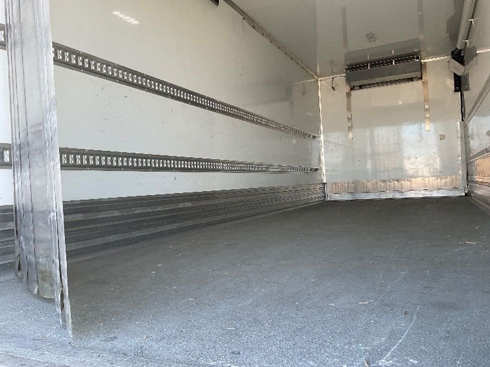 Refrigerated Truck-Light and Medium Duty Trucks-Freightliner-2019-M2-Saint Laurent-PQ-206,573\n\t\tkm-$ 72,250 - Image 11